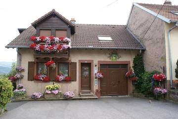 Gîte pour 5 personnes, avec balcon à Haselbourg