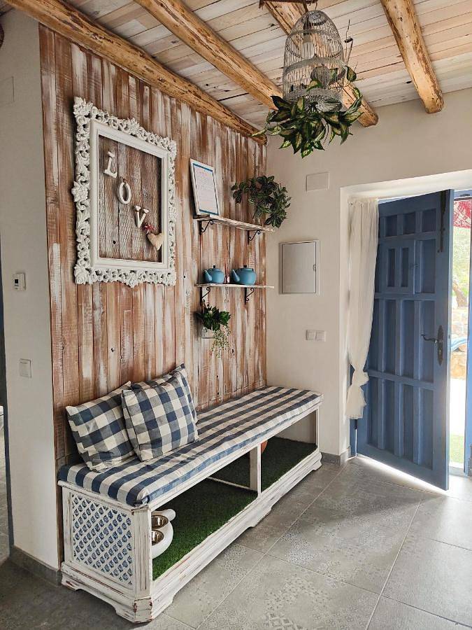 Location de vacances pour 8 personnes, avec Balcon et Terrasse ainsi que Jardin et Piscine à Martos