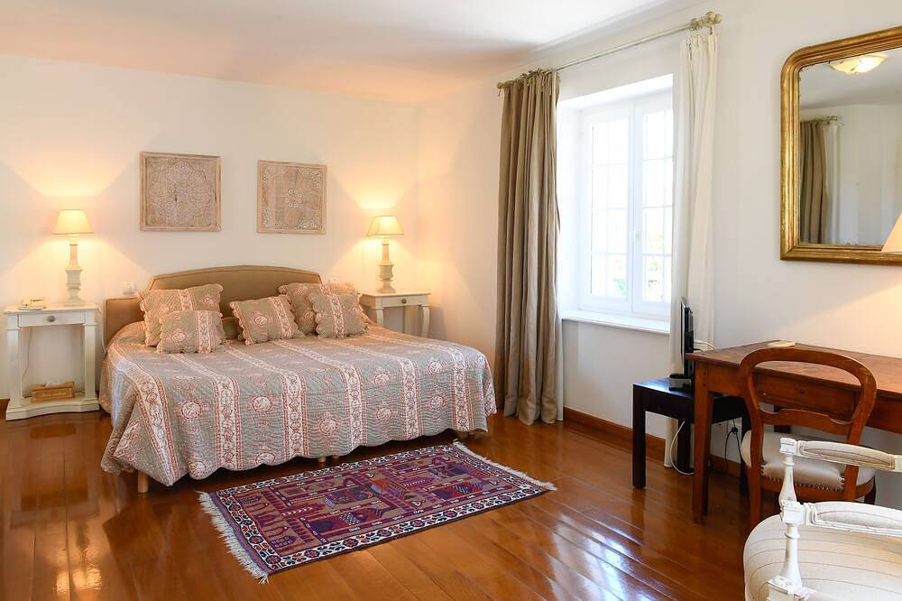 Luxury estate for 8 guests. Heated pool & absolute calm. in Martel, Lot