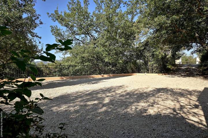 Ganze Wohnung, Large apartment with terrace and pool view in La Bouilladisse, Mittelmeerküste (Frankreich)