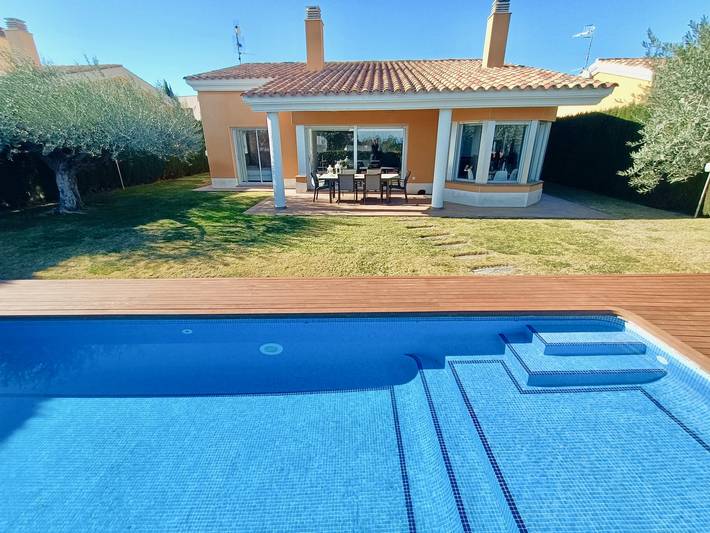 Casa rural para 8 personas, con jardín y terraza en La Ampolla - 2