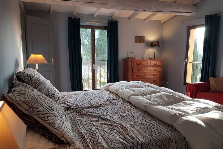 Location de vacances pour 8 personnes, avec jardin à Saint-Cannat - 2