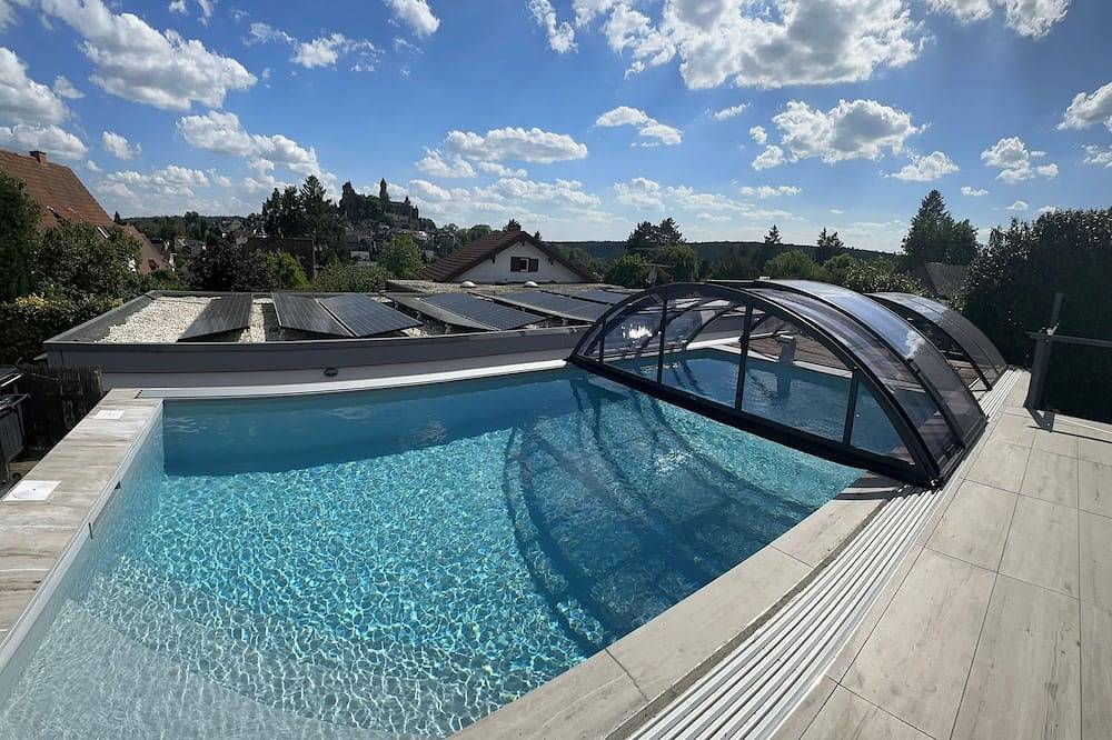 Ganze Wohnung, 4 **** Ferienwohnung Schlossblick Sauna Pool Jakuzzi privat - 4-Sterne in Braunfels, Lahn-Dill-Kreis