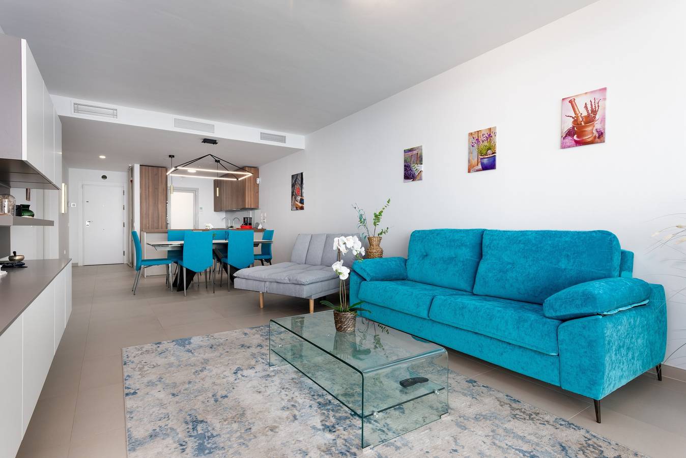 Apartamento inteiro, Apartamento 'Stupa Hills - Spectacular Sea Views' com vista para o mar, Wi-Fi e ar condicionado in La Capellania, Benalmádena
