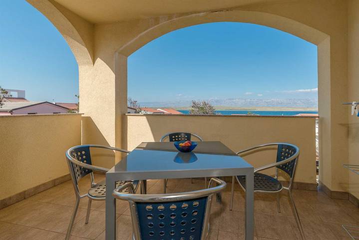 Ferienwohnung für 4 Personen, mit Balkon und Balkon/Terrasse auf Vir