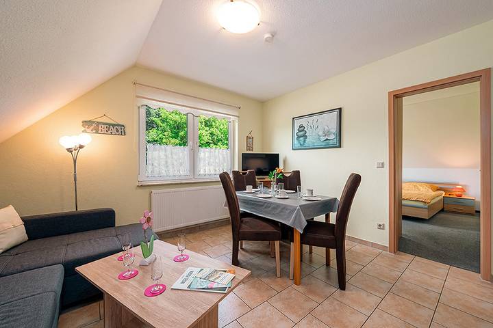 Ferienwohnung für 4 Personen, mit Garten in Glowe - 2