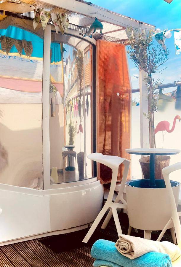 Entire apartment, Apartment with Sea View in Hove, Brighton