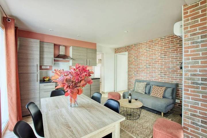 Gîte pour 6 personnes, avec balcon ainsi que sauna et jardin, animaux acceptés