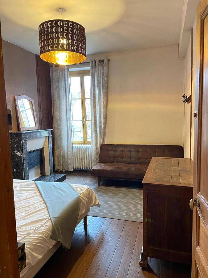 Location de vacances pour 28 personnes, avec terrasse, animaux acceptés dans Charny-Orée-de-Puisaye - 4