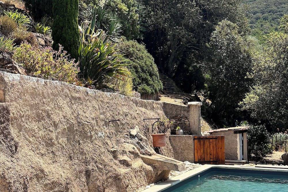 Appartement entier, Location T2 corse proche Propriano in Sainte-Lucie-de-Tallano, Parc naturel régional de Corse