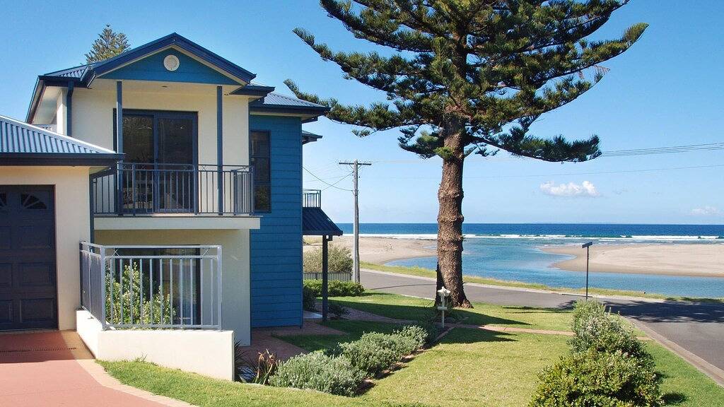 Holiday Home for 9 People in Gerroa, New South Wales