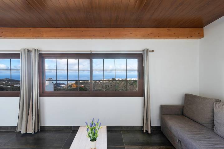 Casa Vacacional 'El Mirador 2' con Vistas al Mar, Wi-Fi y Calefacción por Radiador in Santa María de Guía de Gran Canaria, Gran Canaria Norte