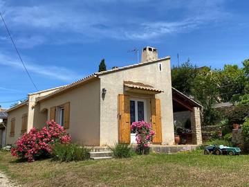 Cottage pour 9 personnes, avec piscine ainsi que terrasse et jardin à Bagnols-sur-Cèze