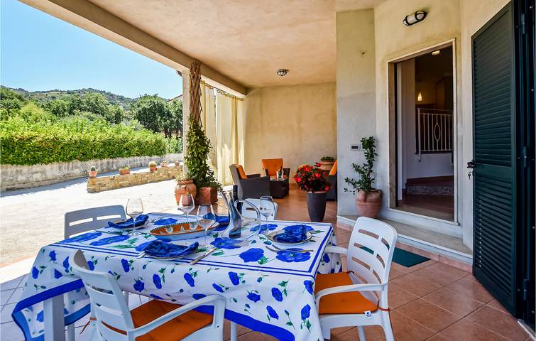 Appartement de 220 m² : Parking, A/C, Terrasse, Jardin, Cuisine, 2.5km de la plage in Alano, Castellabate