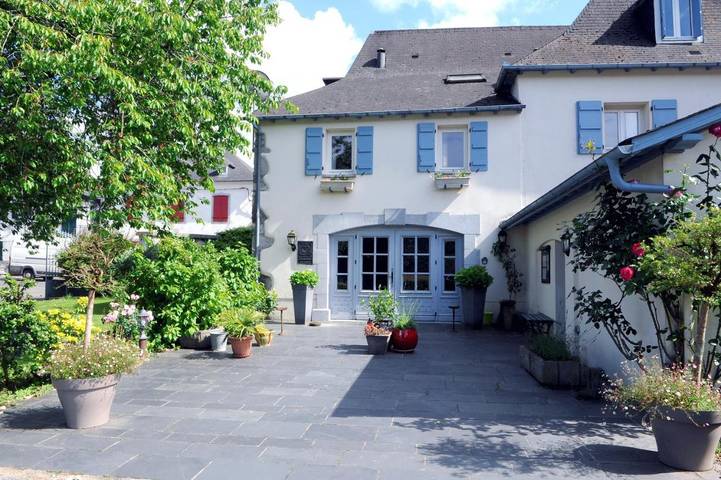 Hôtel pour 2 personnes, avec Terrasse et Jacuzzi ainsi que Jardin et Piscine à Barcus