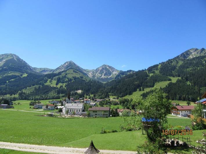 Ferienwohnung für 2 Personen, mit Terrasse und Garten sowie Ausblick in Schattwald - 2