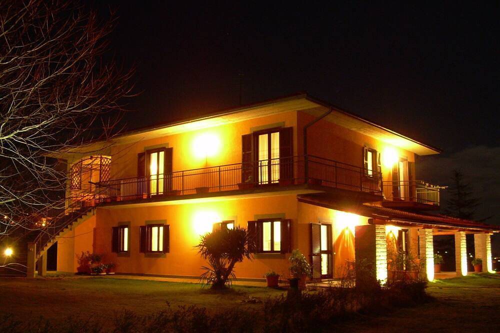 Agriturismo per 4 Persone in Montefiascone, Provincia di Viterbo
