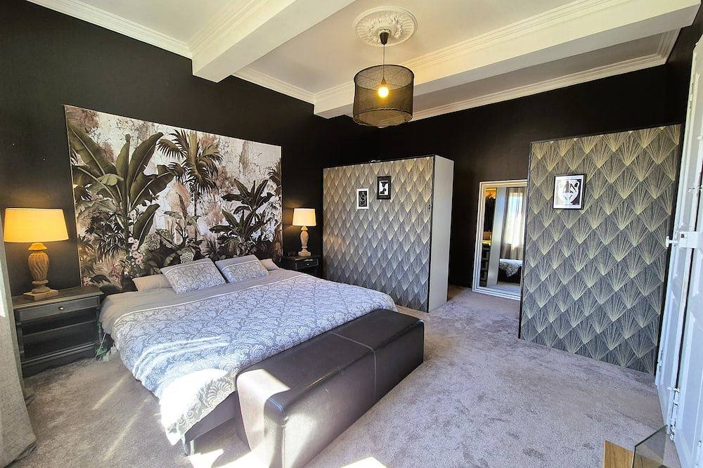 3-star manor house:L'Oustal des Halles with cinema in the center of town in Castelnaudary, Carcassonne region