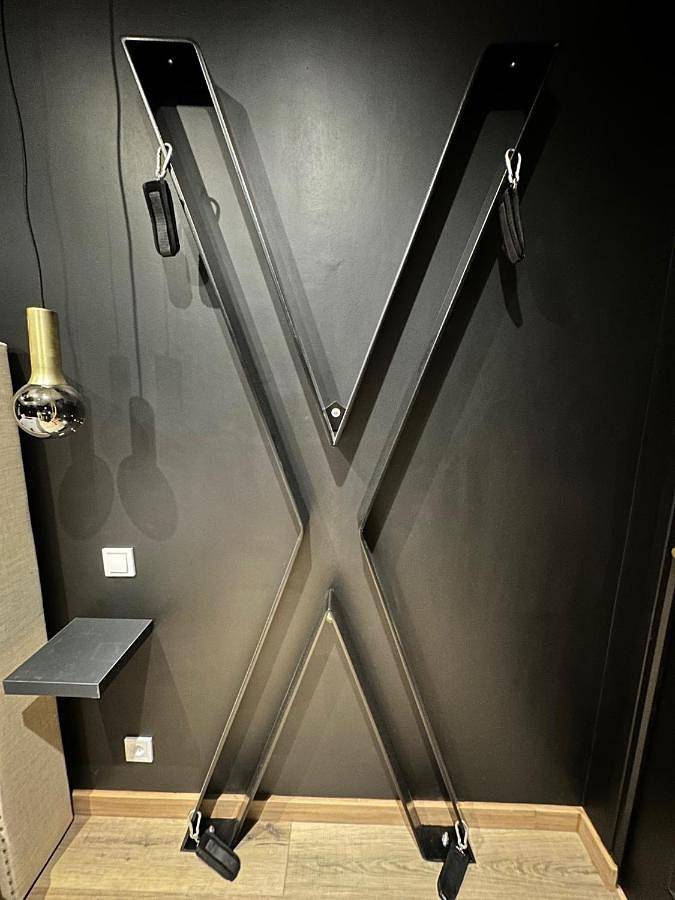 Appartement entier, Dark Room Blois - Love Room in Saint-Gervais-la-Forêt, Région de Blois