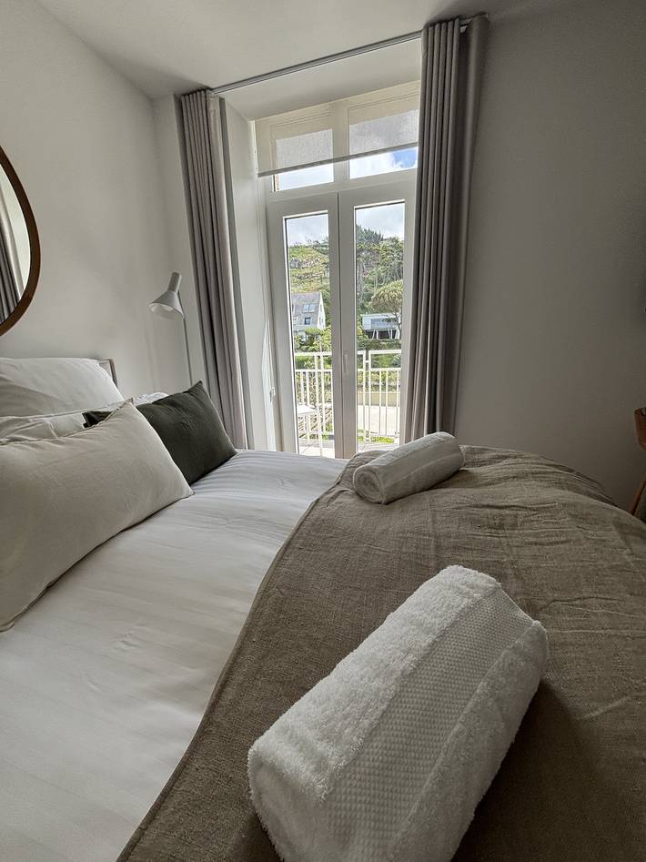 Gîte pour 2 personnes, avec jardin, adapté aux familles dans Plage Tresmeur - 2