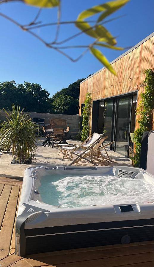 Location de vacances pour 6 personnes, avec jacuzzi et jardin à Les Pieux - 2