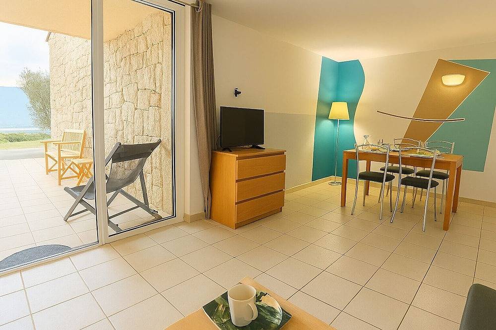 Ganze Wohnung, Großes 2-Zimmer-Apartment mit Klimaanlage, Wlan, Waschmaschine, Meerblick, in Serra-di-Ferro, Ajaccio und Umgebung