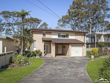 Holiday Home for 8 People in Lake Macquarie, New South Wales, Photo 3