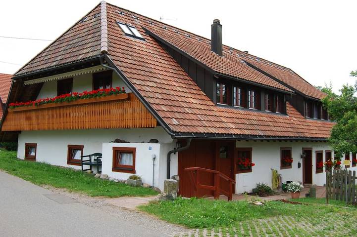Ferienwohnung für 3 Personen, mit Terrasse und Garten in Rickenbach
