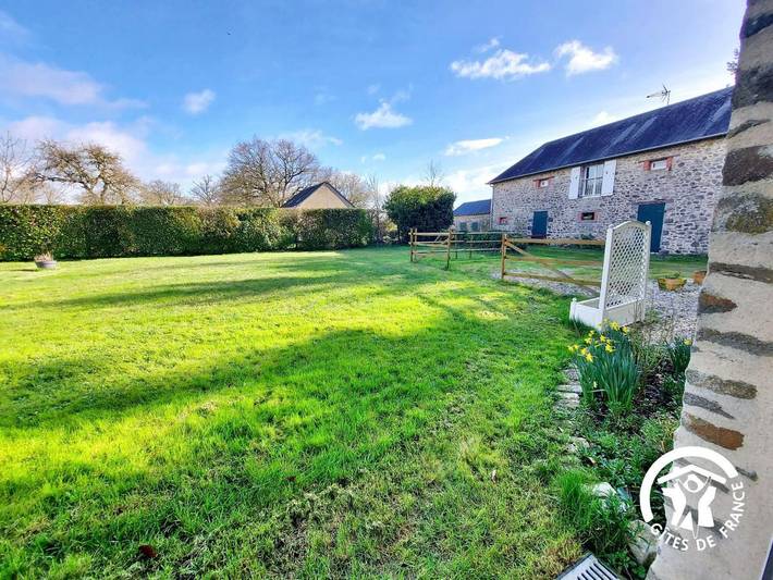 Location de vacances pour 6 personnes, avec jardin et terrasse à Bazougers - 2