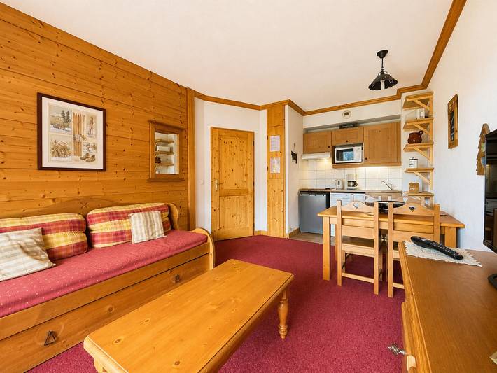Gîte pour 4 personnes, avec Terrasse et Piscine dans Office De Tourisme De Notre Dame De Bellecombe - 2