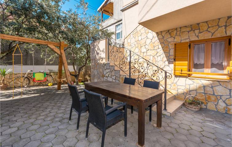 Ferienhaus für 4 Personen, mit Terrasse in Bibinje - 2
