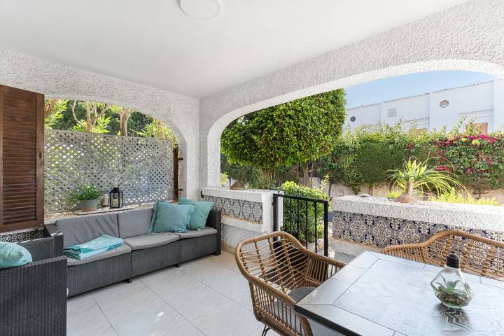 Entire apartment, Apartment 'Casa Reina Abajo' with Shared Pool, Wi-Fi and Air Conditioning in La Zenia, Orihuela