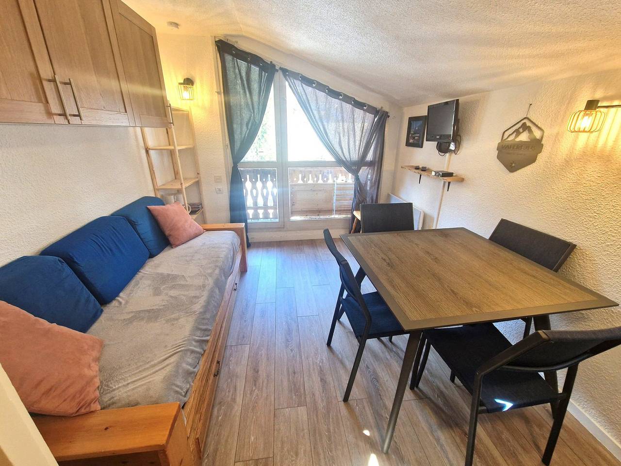 Entire studio, Cozy Studio for 4 in Heart of Ski Resort, Steps from Slopes - 19m² in Valfréjus, Modane