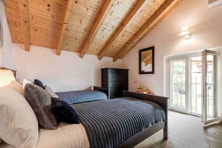 Ganze Wohnung, Schöne Wohnung in Colonno mit Blick auf den Comer See mit Pool und herrlichem Blick in Colonno, Comer See