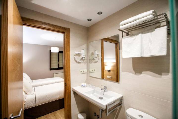 Apartamento entero, Hotel Meve - Habitación Triple in Somo, Ribamontán al Mar