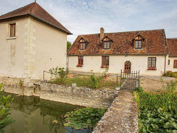 Location de vacances pour 8 personnes, avec Terrasse ainsi que Jardin et Piscine à Chouzy-sur-Cisse