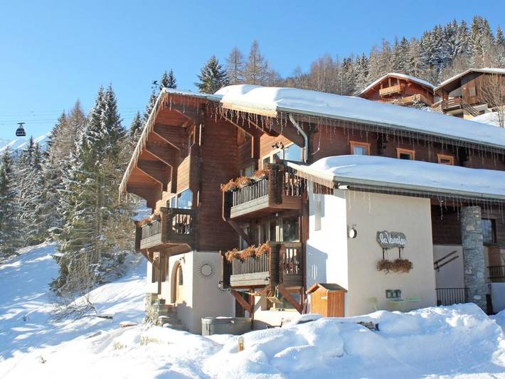Maison d’hôte pour 19 personnes, avec sauna ainsi que jardin et jacuzzi dans La Plagne
