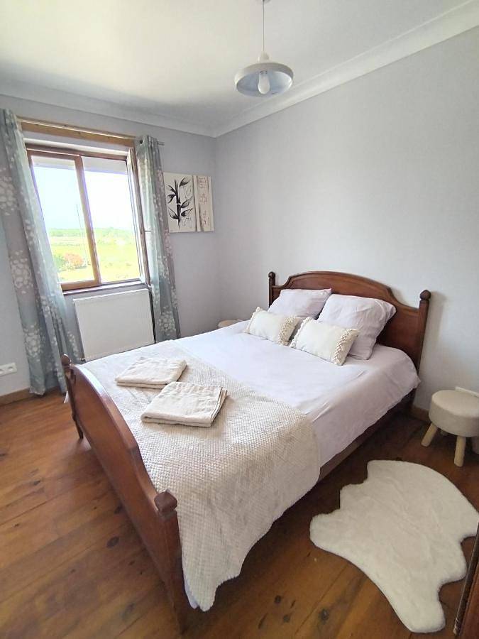 Double Room with Private Bathroom in Bourdeilles, Périgord Vert