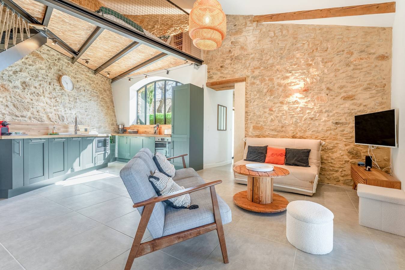 Maison de vacances - Les Gîtes De Figon - avec piscine privée, Wi-Fi et climatisation in Laudun-l'Ardoise, Région de Nîmes