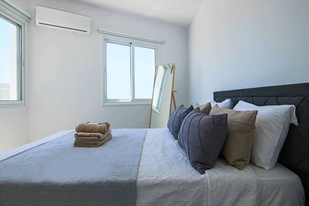 Entire apartment, Phaedrus Living: Seaside Luxury Flat Lighthouse 74 in Paphos, South Cyprus