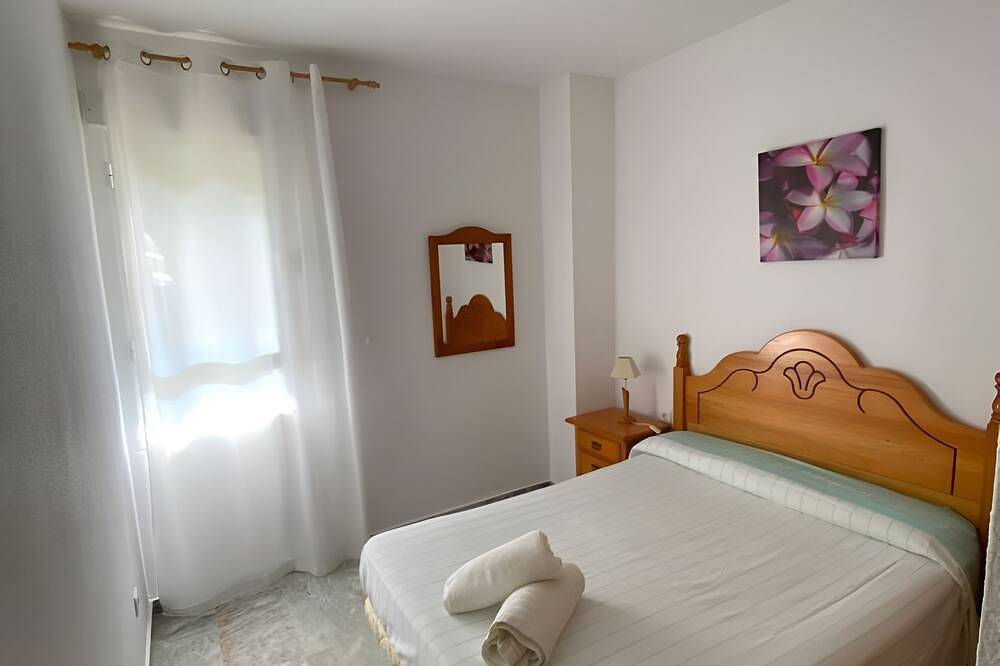 Appartamento intero, Fabulous apartment on the beachfront, outdoor pool, sea views and much more! in Urbasur, Isla Cristina