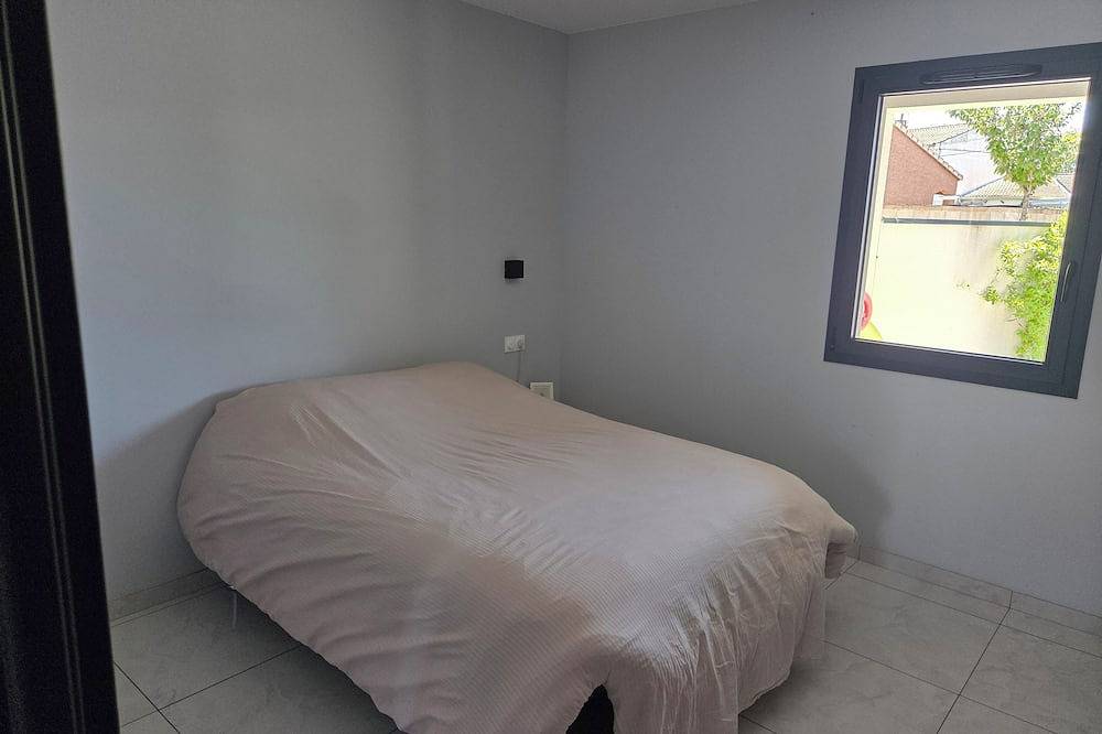 3 bedroom house with swimming pool in Romans-sur-Isère Quiet and secure condominium in Romans-sur-Isère, Valence region