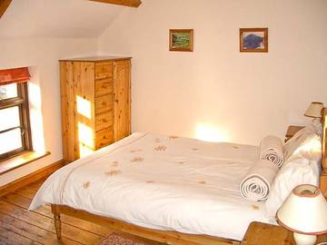 Log Cabin for 7 People in Powys, Mid-Wales, Photo 3