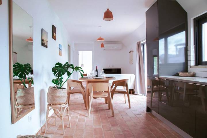 Vakantiewoning voor 5 personen, with zwembad and uitzicht as well as balkon in Fuseta