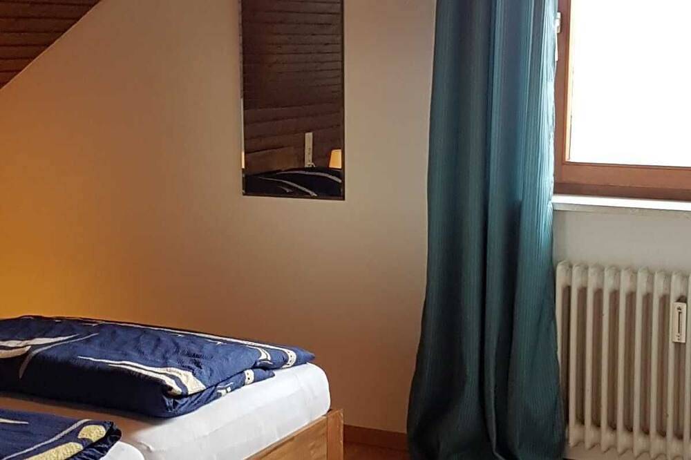 Ganze Wohnung, Ferienwohnung 75qm, 2 Schlafräume, max. 7 Personen - Ferienwohnung Heitzler in Europa-Park, Kappel-Grafenhausen