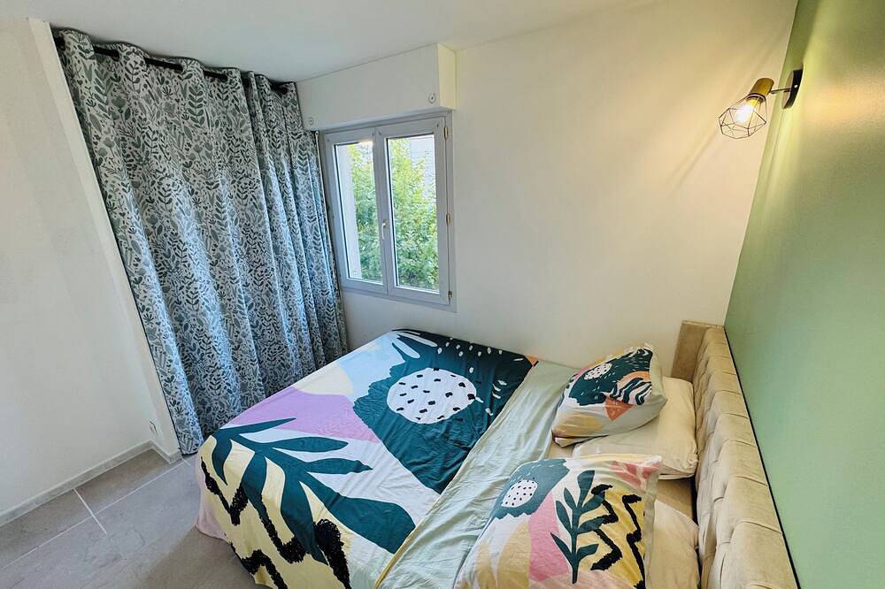 Ganze Wohnung, Golfe-Juan Gem. Serein 2 bedroom apartment with pool and close to the beach in Golfe-Juan, Mittelmeerküste (Frankreich)