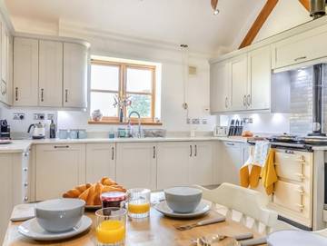 Cottage for 8 People in Stafford, Staffordshire, Photo 3