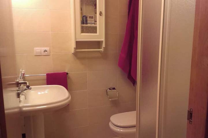Entire apartment, Casa Amapola \"Poppy House \"- duplex with pool on the beach in Praia da Rapadoira (Foz), Foz