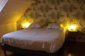 Gîte pour 14 Personnes dans Bruère-Allichamps, Saint-Amand-Montrond, Photo 1