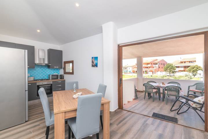 Ferienhaus 'Mavi Primo Piano' mit privater Terrasse, Wlan und Klimaanlage in Palau (dorf), Palau (Sardinien)